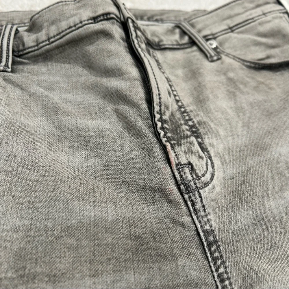 NWT Old Navy Gray Slim Built-In Tough 24/7 Jeans 40x32 - Picture 8 of 8